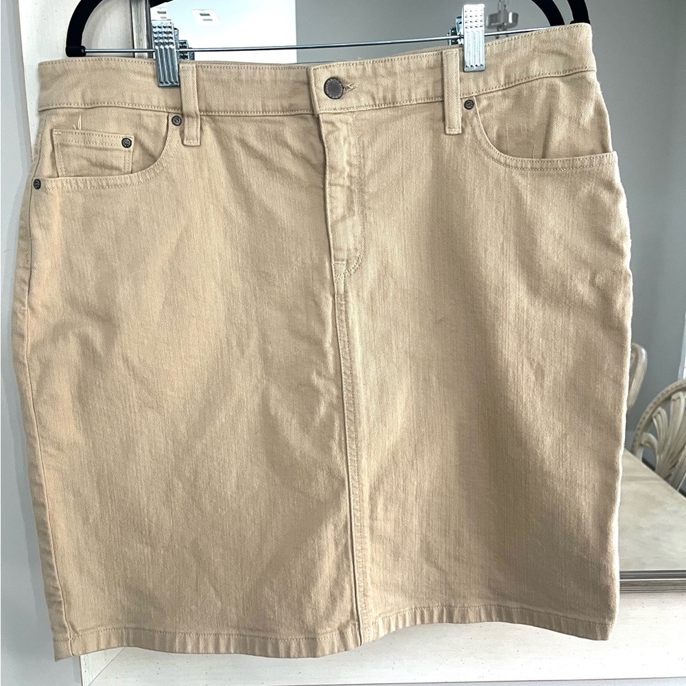 L.L. Bean Women's Tan Pencil Skirt 98% cotton Size 14